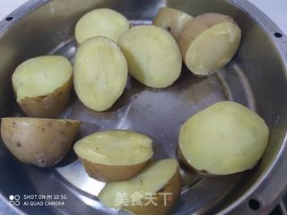 超级下饭土豆泥的做法步骤：2