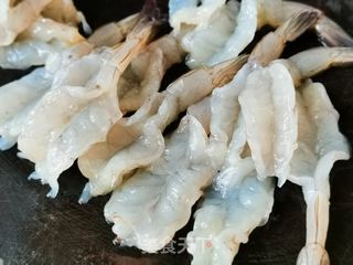 番茄虾片煲的做法步骤:2