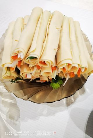 串肉店里的爆款$烤干豆腐卷的做法步骤:7