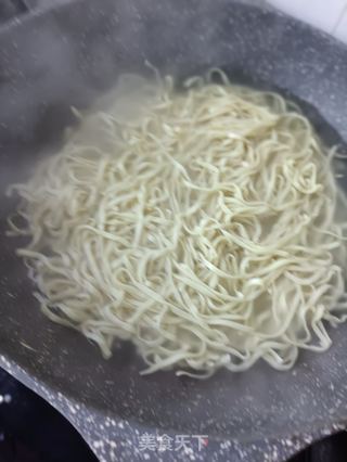 香辣肥肠面的做法步骤:11