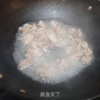 杏鲍菇烧猪脆骨的做法步骤:4