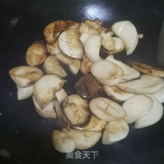杏鲍菇烧猪脆骨的做法步骤:6