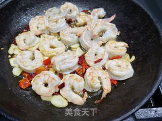 西班牙蒜虾的做法步骤:7
