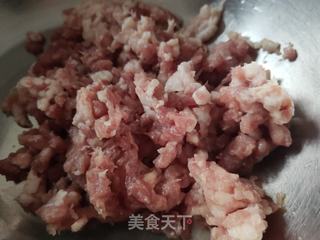 猪肉芹菜水饺的做法步骤:2