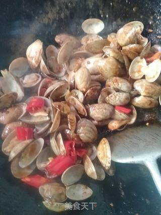 蒜苔炒花甲的做法步骤:8