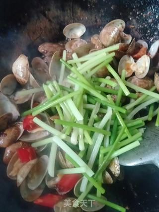 蒜苔炒花甲的做法步骤:9