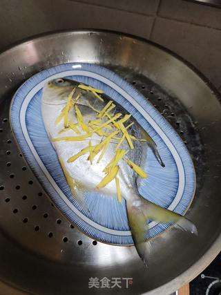 清蒸鲳鱼的做法步骤:3