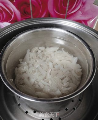 凉菜皮冻的做法步骤:2