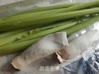 猪肉芹菜水饺的做法步骤：6