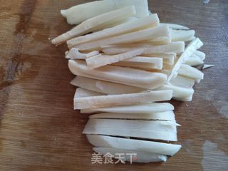 干煸藕条的做法步骤:2