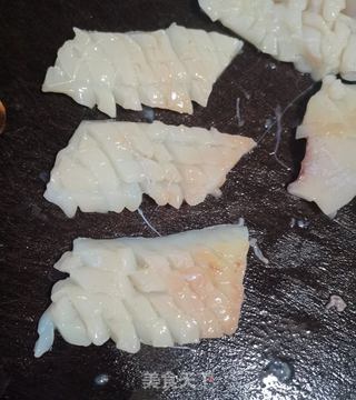西芹炒鱿鱼的做法步骤:5