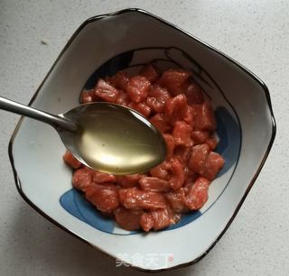 彩椒牛肉丁的做法步骤:7