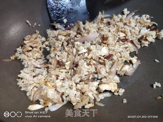 鸡肉洋葱炒饭的做法步骤：4