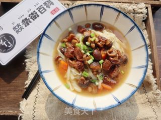 野生干香菇炖牛肉❤️肉质软烂❗️菌香十足的做法步骤:16