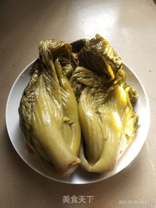 猪大肠焖酸菜的做法步骤:2