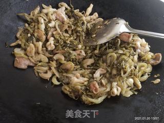 猪大肠焖酸菜的做法步骤:10