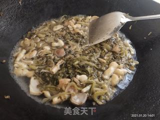 猪大肠焖酸菜的做法步骤:11