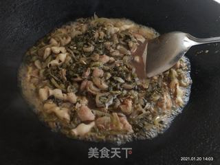 猪大肠焖酸菜的做法步骤:12