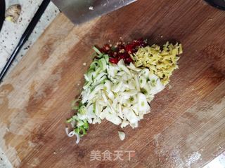 蒜蓉粉丝蒸巴沙鱼的做法步骤:8