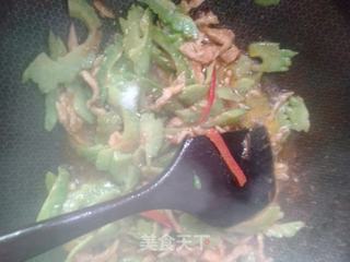 苦瓜炒肉丝的做法步骤:8