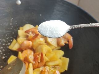 土豆青虾炒辣子的做法步骤:8