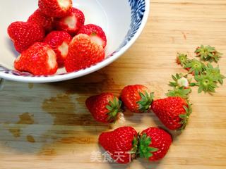 年夜饭新年菜（十一）&草莓水果拼盘的做法步骤：1