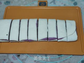 双色葱香花卷,筷子一扭就成的做法步骤:10