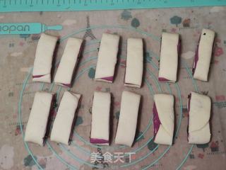 双色葱香花卷,筷子一扭就成的做法步骤:11
