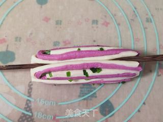 双色葱香花卷,筷子一扭就成的做法步骤:13