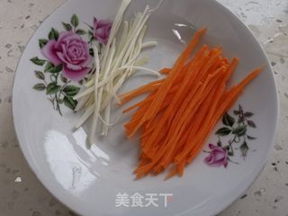 干豆腐丝拌黄瓜的做法步骤：2