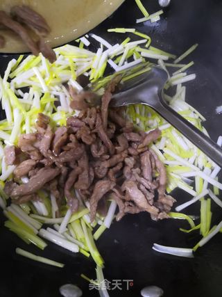 韭黄肉丝的做法步骤:9