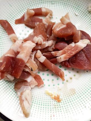 猪肉大蒜炒雪里蕻的做法步骤:5