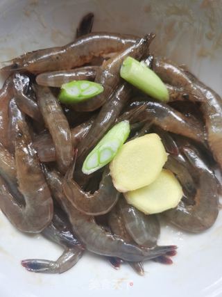 蚝油炒鲜虾的做法步骤:3