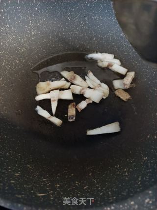 芹菜炒腊肉的做法步骤:4