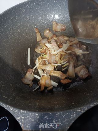 芹菜炒腊肉的做法步骤:7