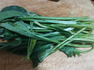 番茄菠菜鸡蛋汤的做法步骤：2
