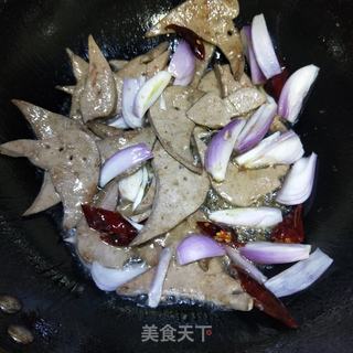 青椒炒猪肝 的做法步骤:9