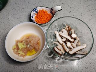 鸡蓉香菇粥的做法步骤:2