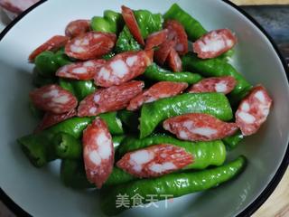 青椒蒸香肠的做法步骤:3