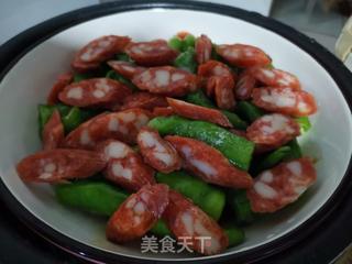 青椒蒸香肠的做法步骤:4