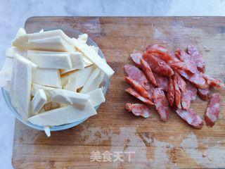 冬笋炒腊肠的做法步骤:3
