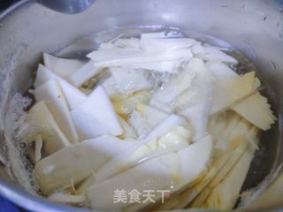 冬笋炒腊肠的做法步骤:4