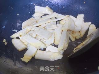 冬笋炒腊肠的做法步骤:6