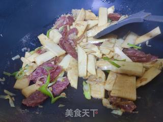 冬笋炒腊肠的做法步骤:8
