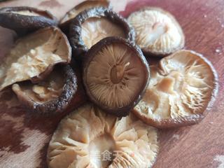 肉丁香菇炸酱的做法步骤:5