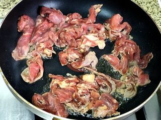 葱爆羊肉的做法步骤:3