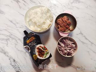 黑椒洋葱牛肉炒饭的做法步骤：1