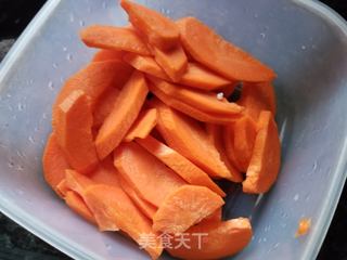 腊肉炒菜花的做法步骤:3