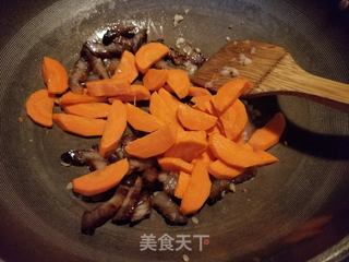 腊肉炒菜花的做法步骤:7
