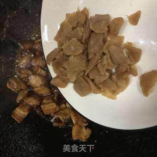 萝卜干炒五花肉的做法步骤：7